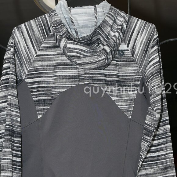 Brand new Marmot women wind Jacket in Gray color - Picture 6 of 6